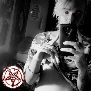 Meet your Posher, Devin